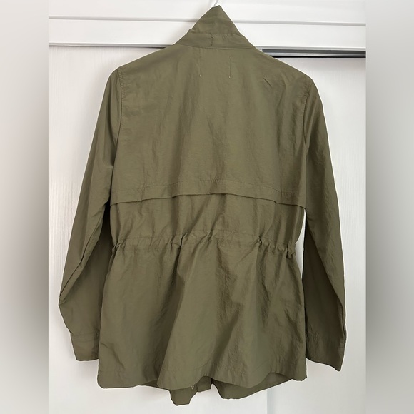Women’s size small green nylon zip up jacket - Picture 3 of 8